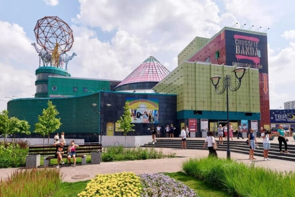 Торгово-офисный центр в г.Киев (Оболонь)